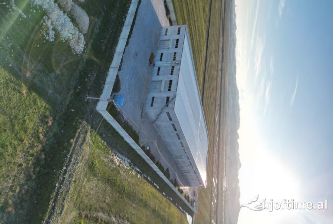 Ambient biznesi me qera 6+1 ne Durres - 1,800 Euro