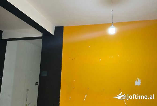 Ambient biznesi me qera 1+1 ne Tirane - 50,000 Leke