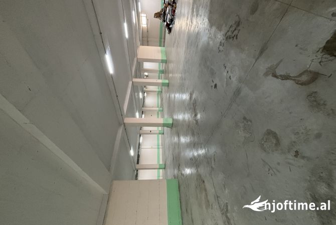 Ambient biznesi ne shitje 4+1 ne Tirane - 4,000 Euro
