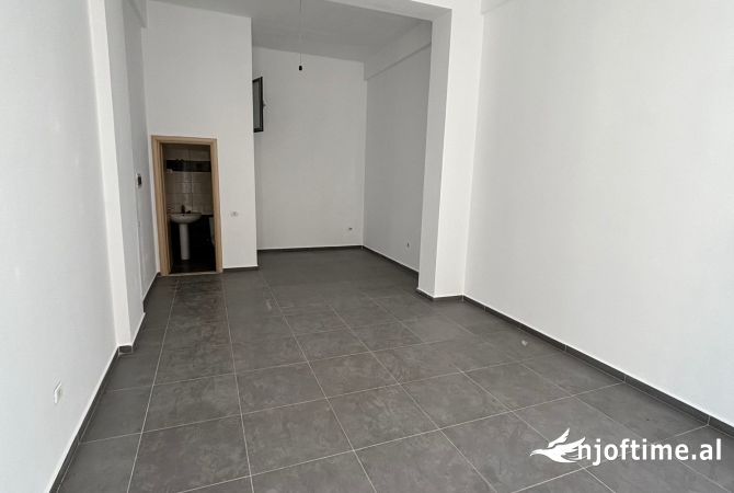 Ambient biznesi ne shitje 1+1 ne Tirane - 91,000 Euro