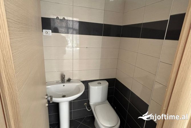 Ambient biznesi ne shitje 1+1 ne Tirane - 91,000 Euro