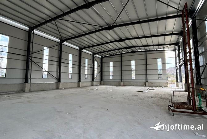 Ambient biznesi me qera 4+1 ne Tirane - 4,500 Euro