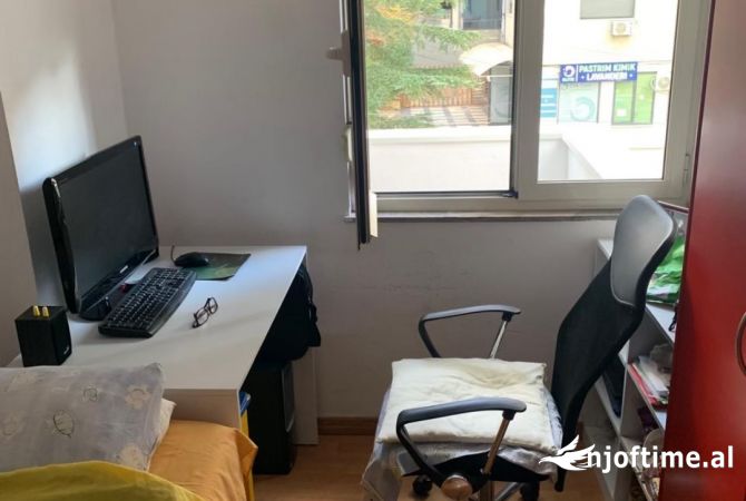 Shtepi ne shitje Apartament ne Tirane, 3+1, Mobilimi E mobiluar, Pagesa 325,000  Euro.