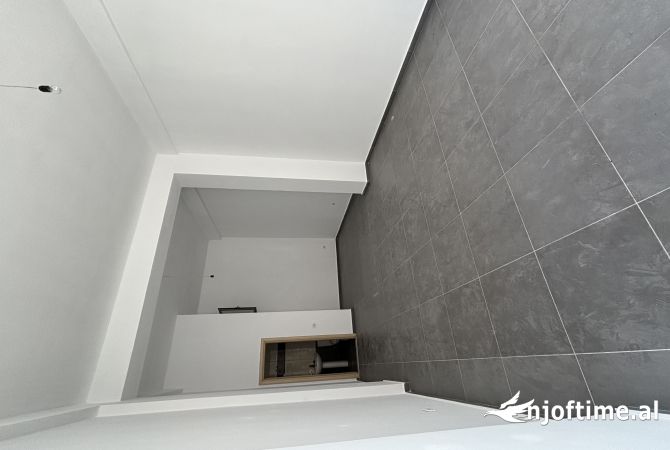 Ambient biznesi me qera 1+1 ne Tirane - 300 Euro