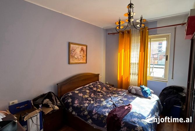 Shtepi ne shitje Apartament ne Tirane, 2+1, Mobilimi E mobiluar, Pagesa 140,000  Euro.