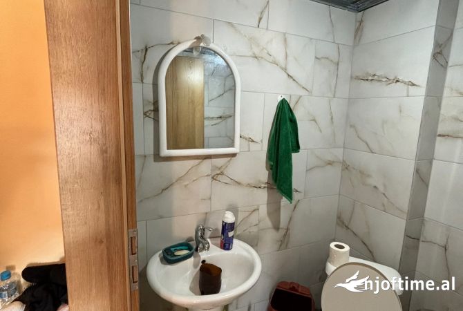 Shtepi ne shitje Apartament ne Tirane, 2+1, Mobilimi E mobiluar, Pagesa 140,000  Euro.