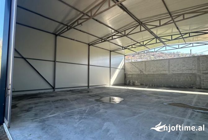 Ambient biznesi me qera 4+1 ne Tirane - 800 Euro