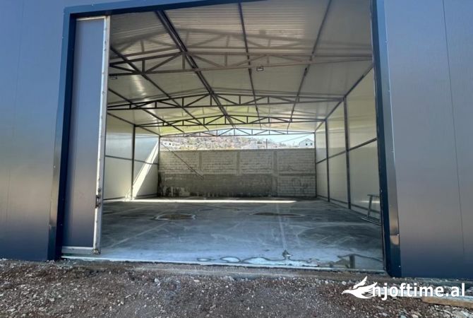 Ambient biznesi me qera 4+1 ne Tirane - 800 Euro