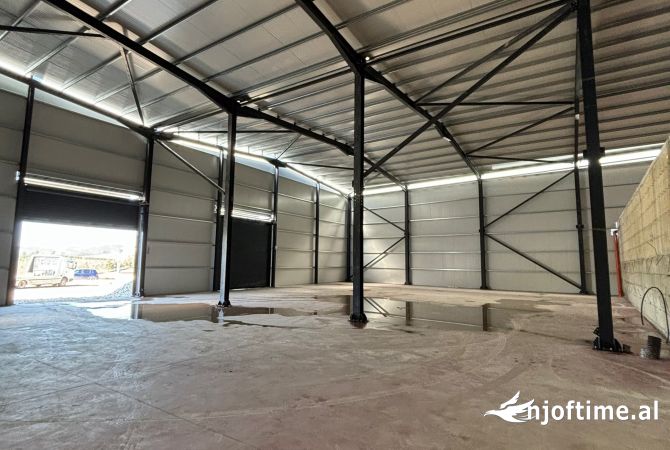 Ambient biznesi me qera 4+1 ne Tirane - 5,500 Euro