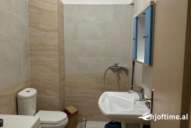 Shtepi me qera Apartament ne Tirane, 1+1, Mobilimi E mobiluar, Pagesa 350  Euro.