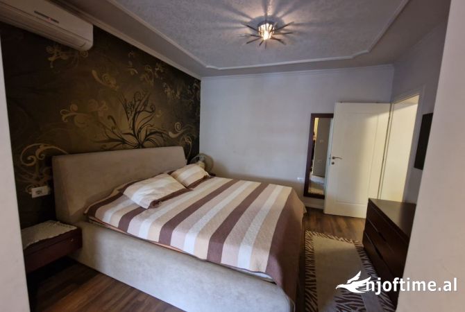 Shtepi me qera 2+1 ne Tirane - 800 Euro