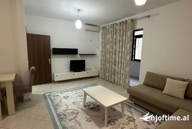 Shtepi me qera 1+1 ne Tirane - 400 Euro