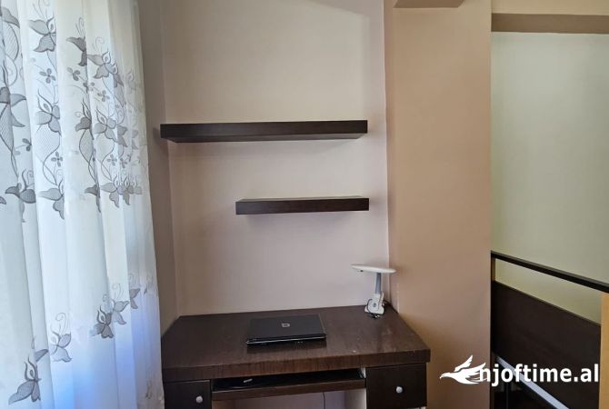 Shtepi me qera Apartament ne Tirane, 2+1, Mobilimi E mobiluar, Pagesa 450  Euro.