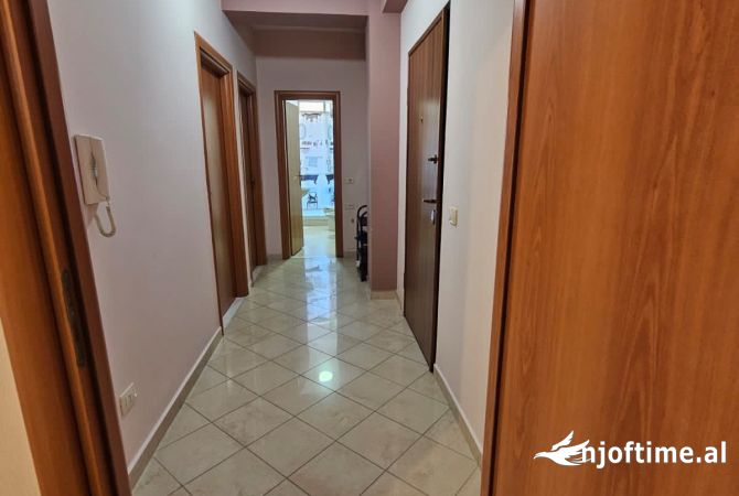 Shtepi me qera Apartament ne Tirane, 2+1, Mobilimi E mobiluar, Pagesa 450  Euro.
