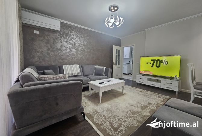 Shtepi ne shitje Apartament ne Tirane, 2+1, Mobilimi E mobiluar, Pagesa 279,900  Euro.