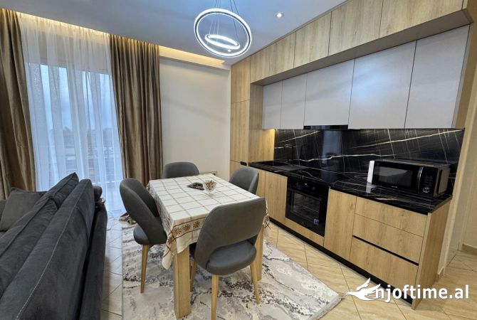 Shtepi me qera Apartament ne Tirane, 2+1, Mobilimi E mobiluar, Pagesa 500  Euro.