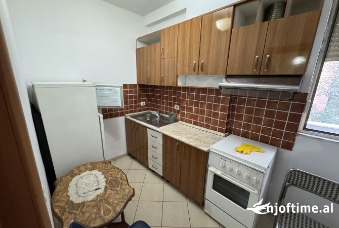 Shtepi me qera 1+1 ne Tirane - 50,000 Leke