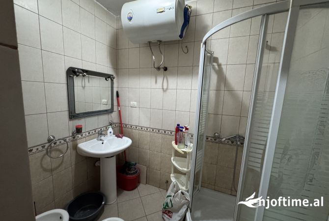 Shtepi me qera Apartament ne Tirane, 1+1, Mobilimi E mobiluar, Pagesa 50,000  Leke.