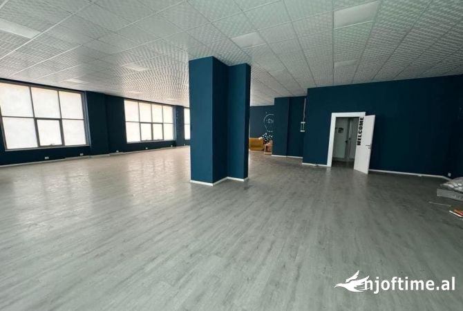 Ambient biznesi ne shitje 3+1 ne Tirane - 648,000 Euro