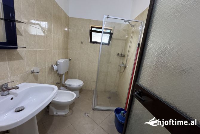 Shtepi me qera Apartament ne Tirane, 2+1, Mobilimi E mobiluar, Pagesa 650  Euro.