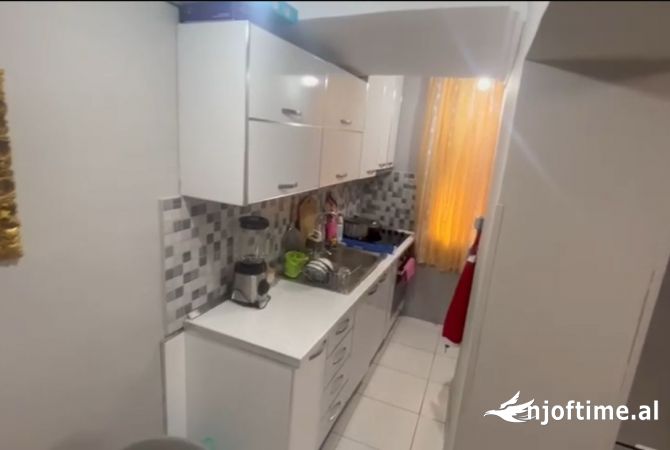 Shtepi me qera Apartament ne Tirane, 1+1, Mobilimi E mobiluar, Pagesa 450  Euro.