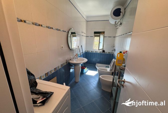 Shtepi me qera 2+1 ne Tirane - 670 Euro