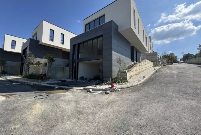 Shtepi ne shitje 3+1 ne Tirane - 540,000 Euro