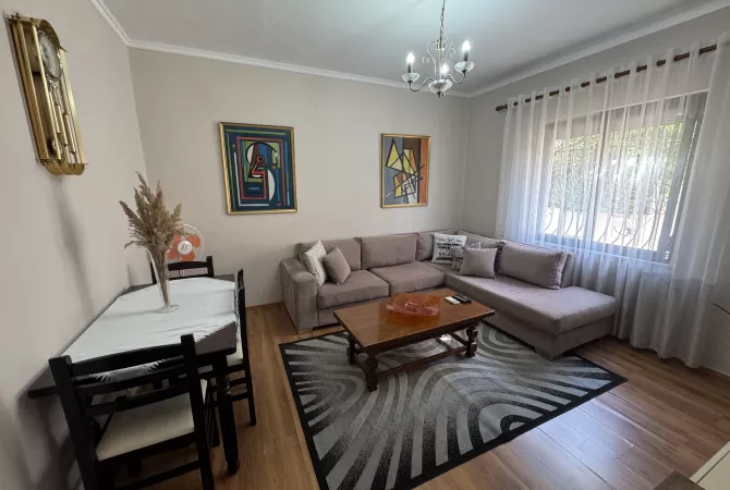 Shtepi me qera 1+1 ne Tirane - 35,000 Leke