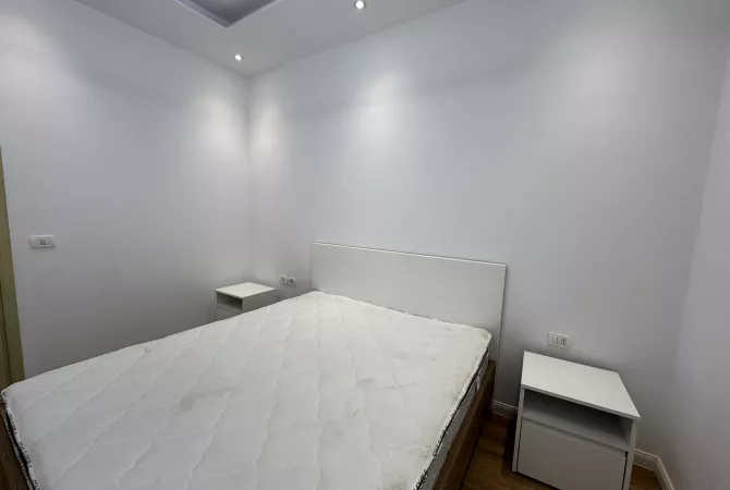 Shtepi ne shitje Apartament ne Tirane, 1+1, Mobilimi E mobiluar, Pagesa 144,900  Euro.
