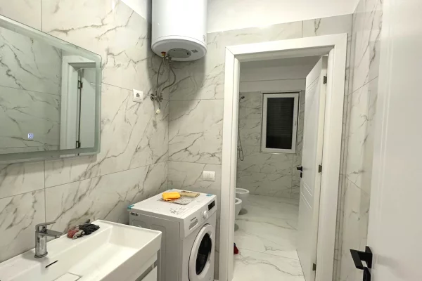 Shtepi ne shitje Apartament ne Tirane, 2+1, Mobilimi E mobiluar, Pagesa 139,900  Euro.