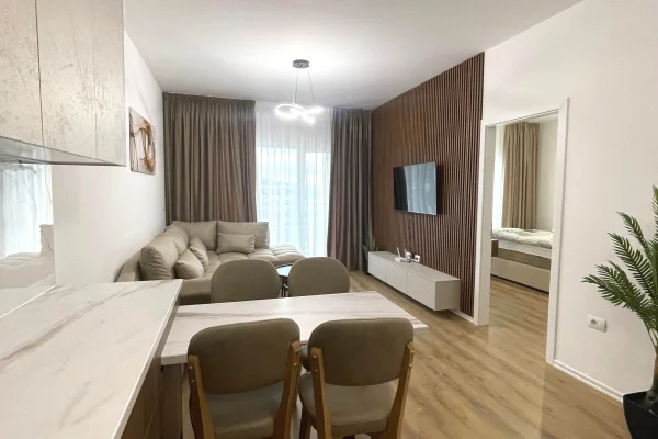 Shtepi me qera 2+1 ne Tirane - 1,200 Euro