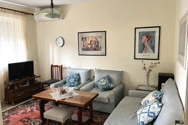 Shtepi me qera 2+1 ne Tirane - 600 Euro