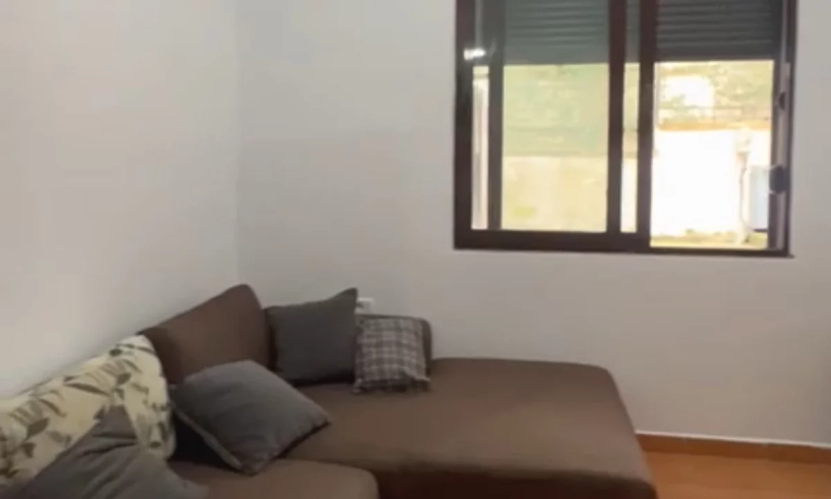 Shtepi me qera Apartament ne Tirane, 1+1, Mobilimi E mobiluar, Pagesa 30,000  Leke.