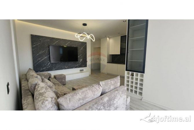 Shtepi me qera 3+1 ne Tirane - 1,250 Euro