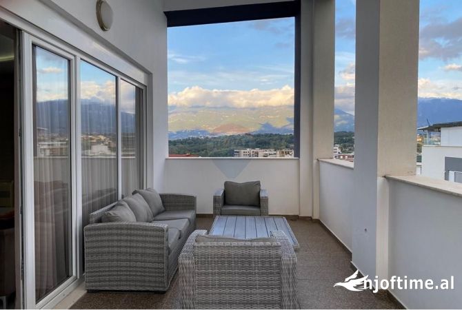 Shtepi me qera 3+1 ne Tirane - 1,300 Euro