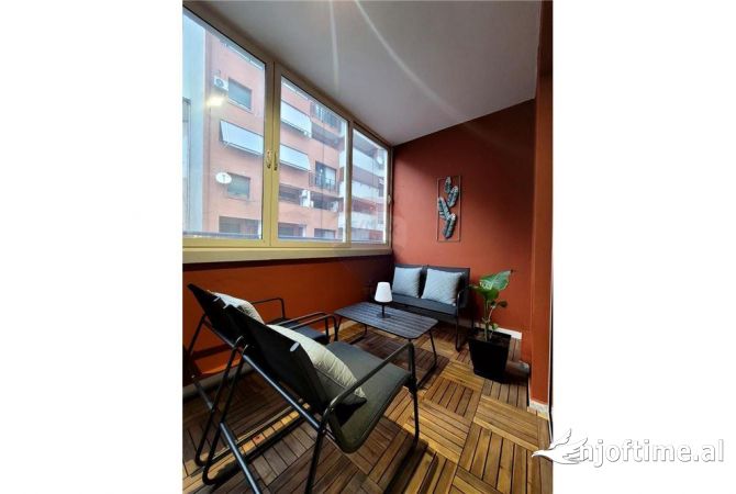 Shtepi me qera 2+1 ne Tirane - 1,200 Euro