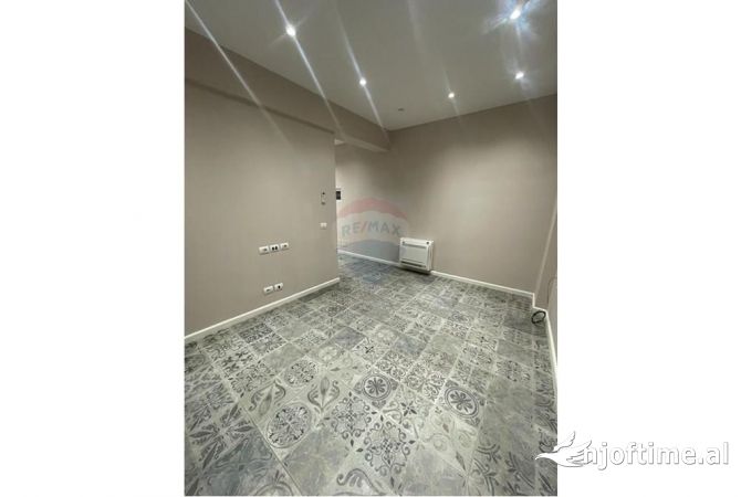Ambient biznesi me qera 3+1 ne Tirane - 700 Euro