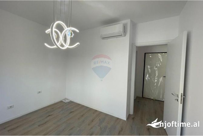 Ambient biznesi me qera 3+1 ne Tirane - 750 Euro