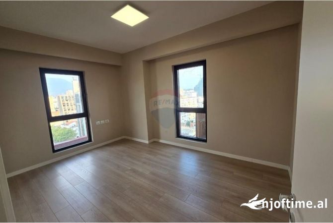 Ambient biznesi me qera 3+1 ne Tirane - 1,400 Euro