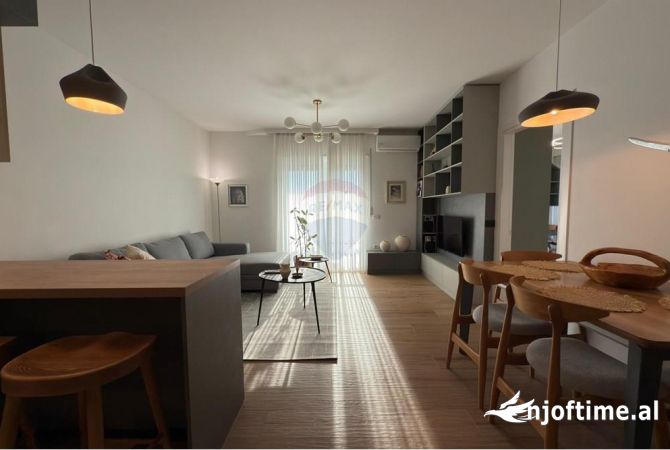 Shtepi me qera 2+1 ne Tirane - 1,100 Euro