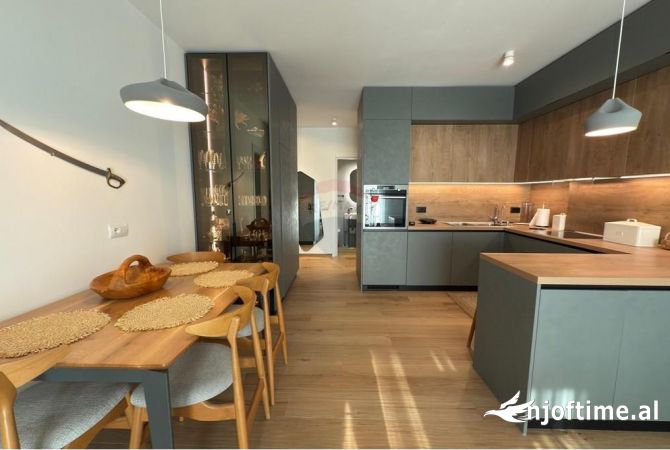 Shtepi me qera 2+1 ne Tirane - 1,100 Euro