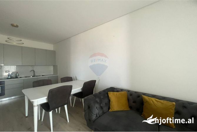 Shtepi me qera 2+1 ne Tirane - 650 Euro
