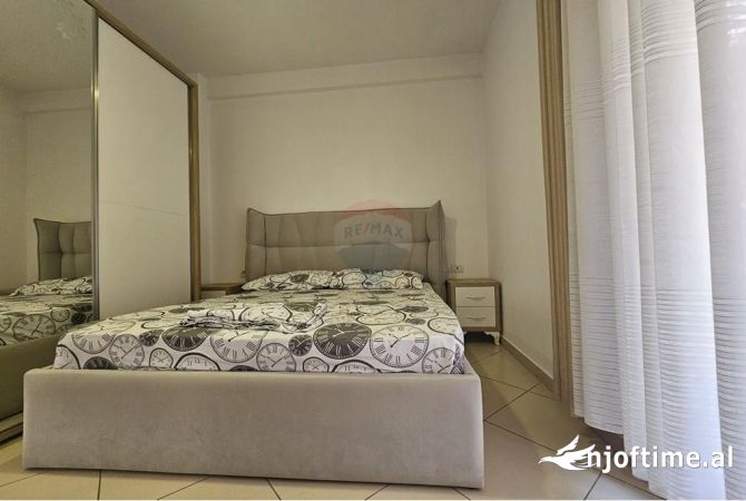 Shtepi me qera Apartament ne Tirane, 2+1, Mobilimi E mobiluar, Pagesa 800  Euro.