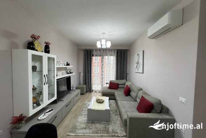 Shtepi me qera 2+1 ne Tirane - 650 Euro
