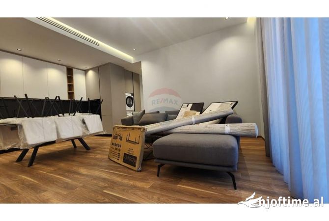 Shtepi me qera 2+1 ne Tirane - 1,300 Euro