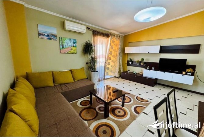 Shtepi me qera Apartament ne Tirane, 2+1, Mobilimi E mobiluar, Pagesa 700  Euro.