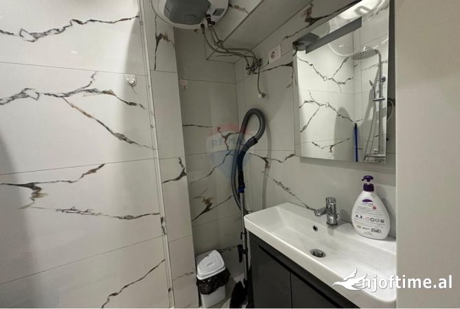 Shtepi me qera Apartament ne Tirane, 1+1, Mobilimi E mobiluar, Pagesa 650  Euro.