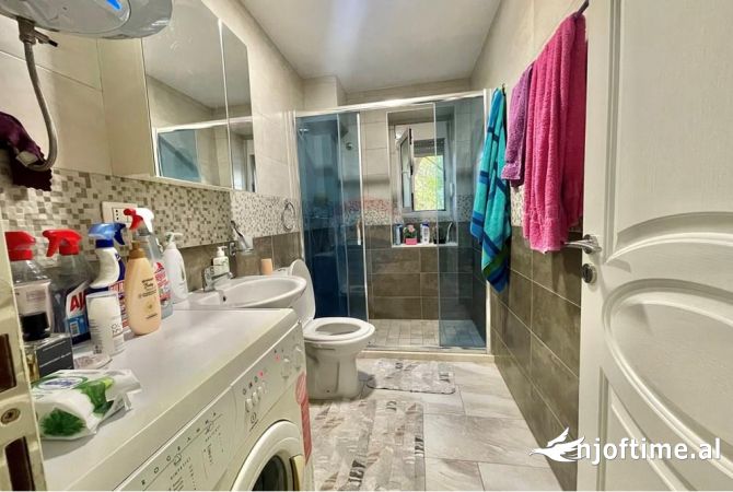 Shtepi ne shitje Apartament ne Tirane, 2+1, Mobilimi E mobiluar, Pagesa 10,300,000  Leke.