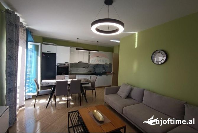 Shtepi me qera 2+1 ne Tirane - 750 Euro