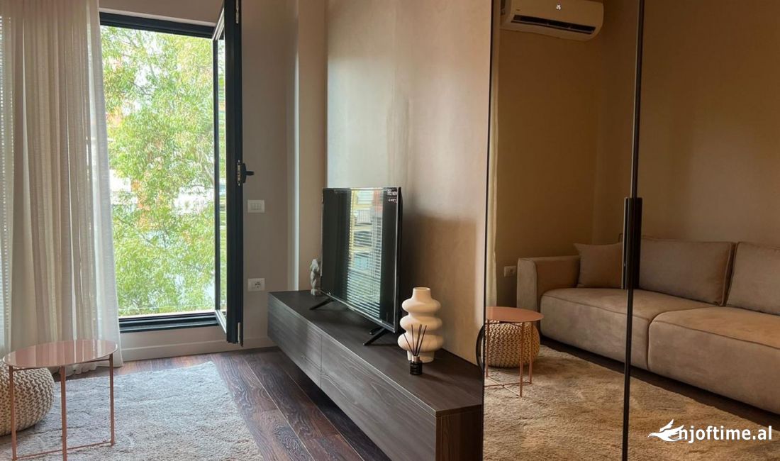 Shtepi me qera Apartament ne Tirane, 1+1, Mobilimi E mobiluar, Pagesa 800  Euro.